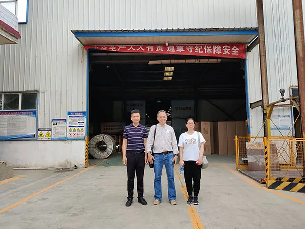 Sideboard Cooperative Customers Visit